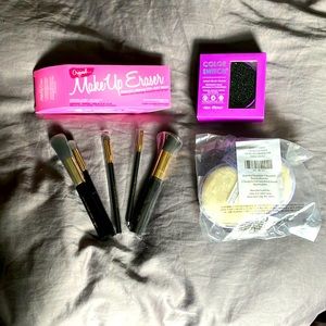 Makeup accessory bundle